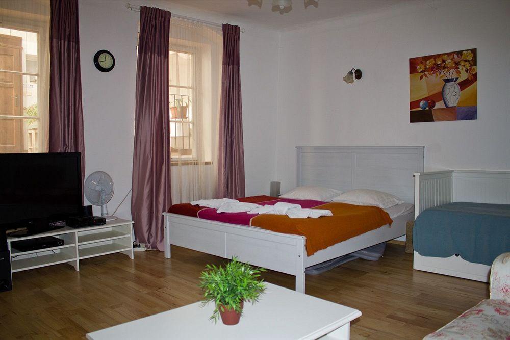 Charles Bridge Bed And Breakfast Praga Exterior foto